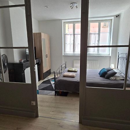 Appartement Au Calme Idealement Place A Macon. Екстериор снимка